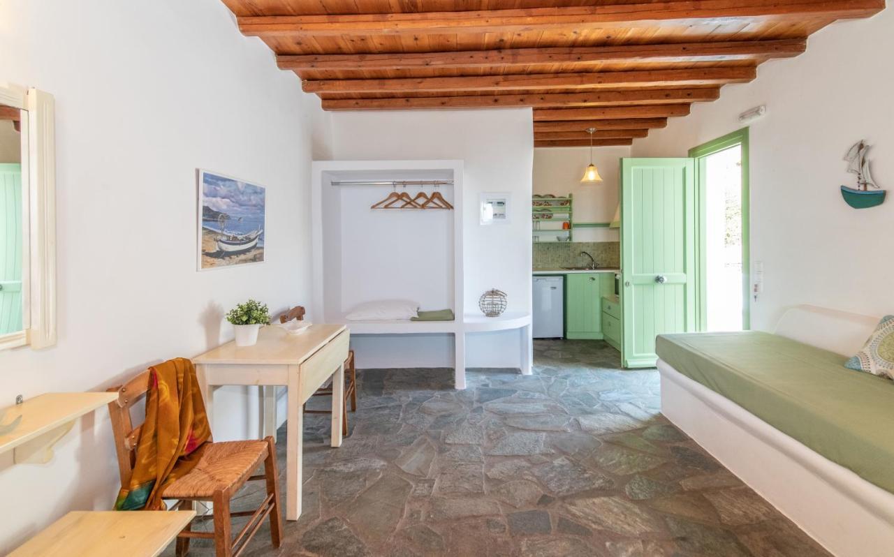 Parathyro Sto Aigaio 2 - Small Suites Tínos Exteriör bild